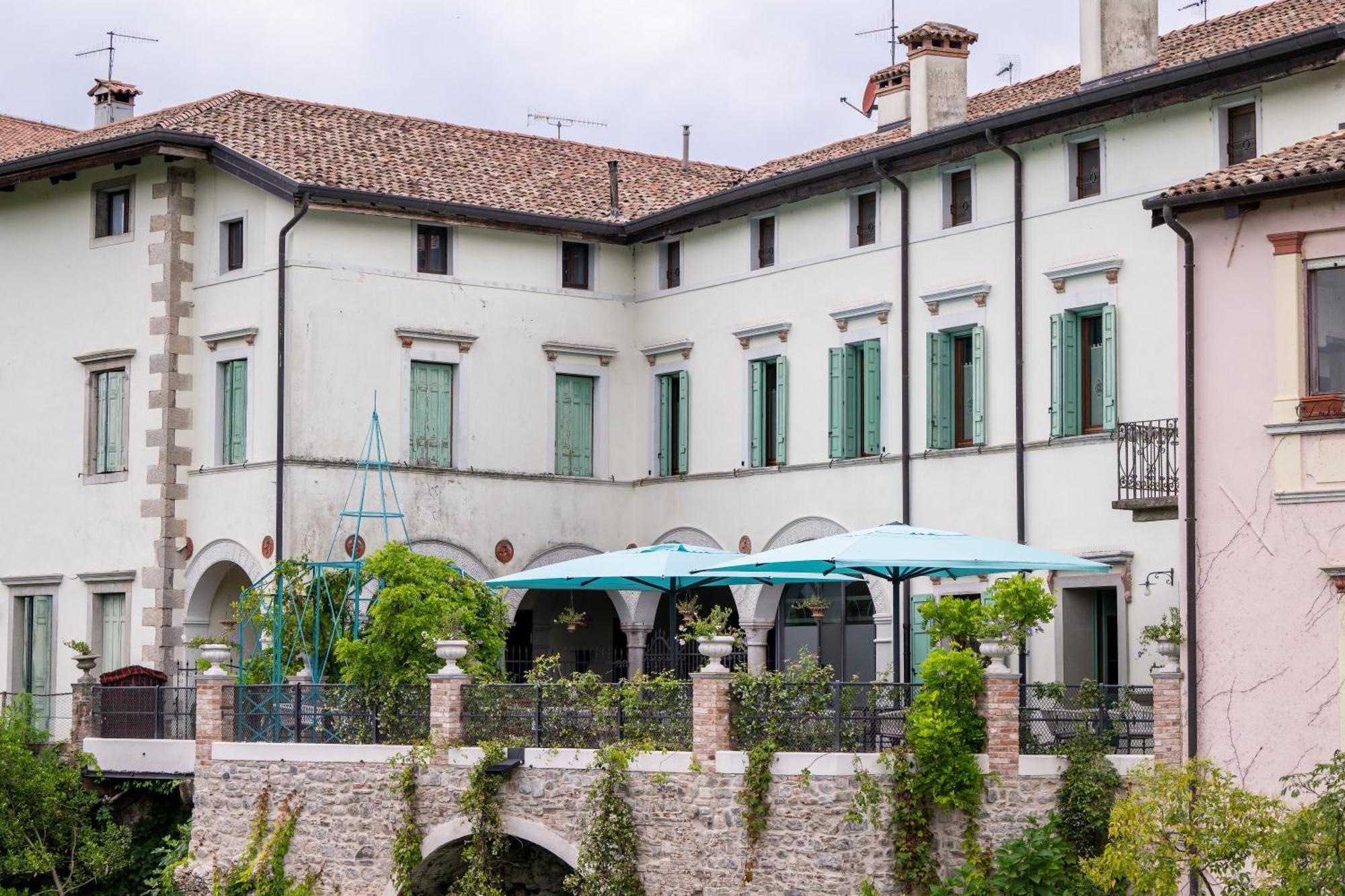 1448 Antica Dimora Al Merlo Bianco Cividale Del Friuli Luaran gambar